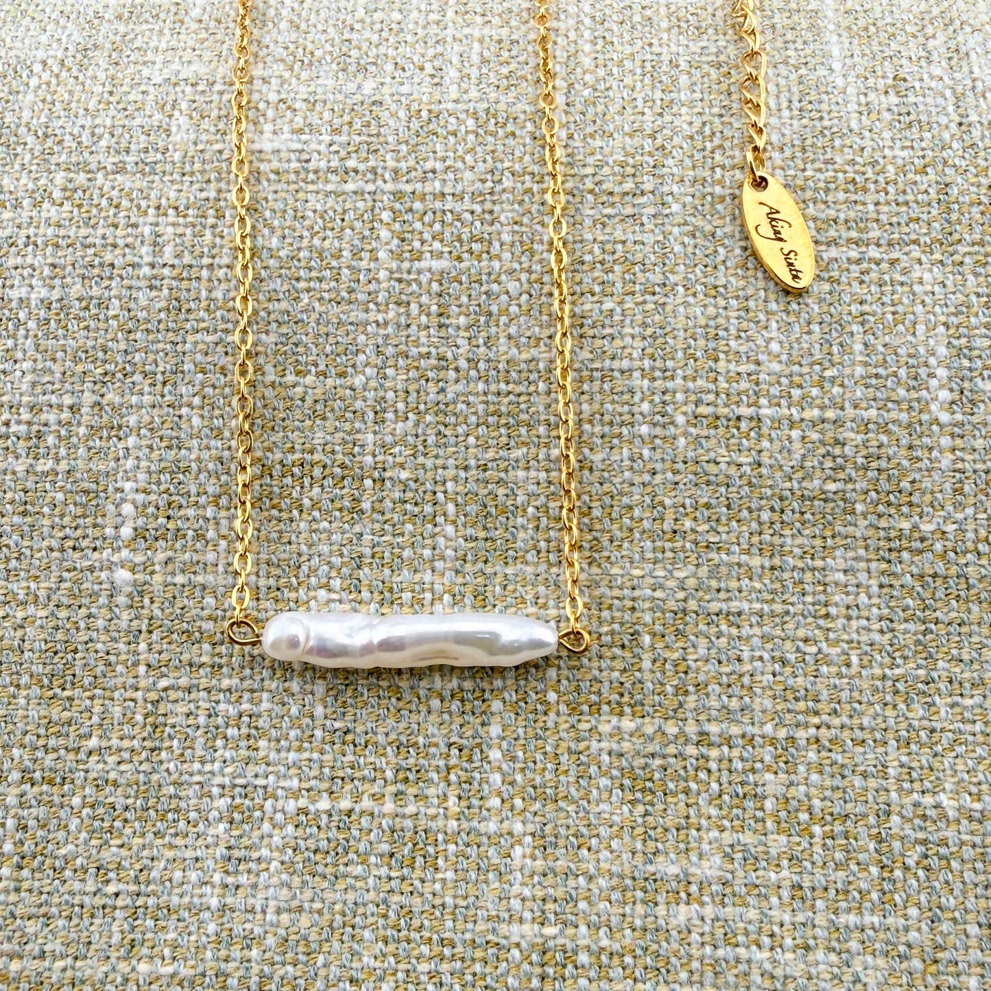 Stick Baroque Pearl Bar Necklace