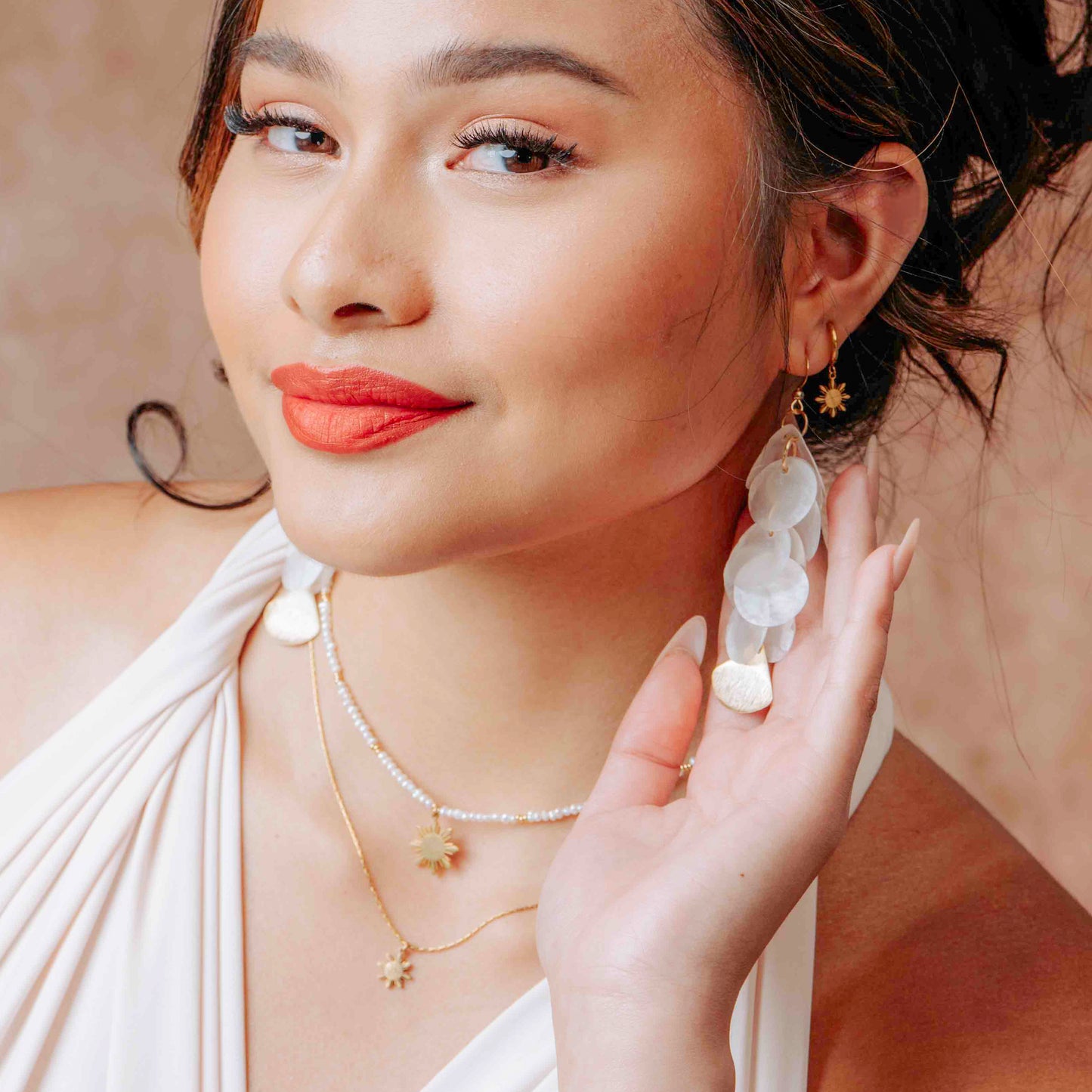 Dainty Araw Necklace