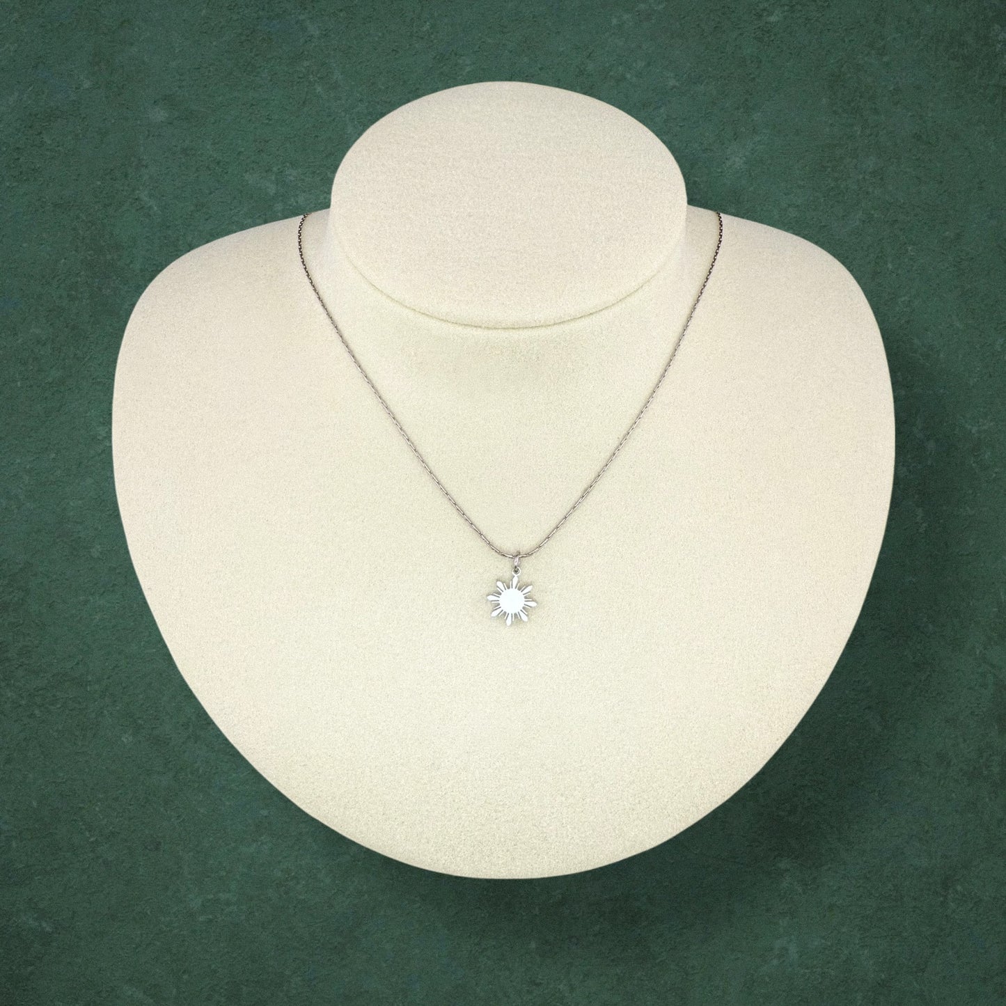 Dainty Araw Necklace