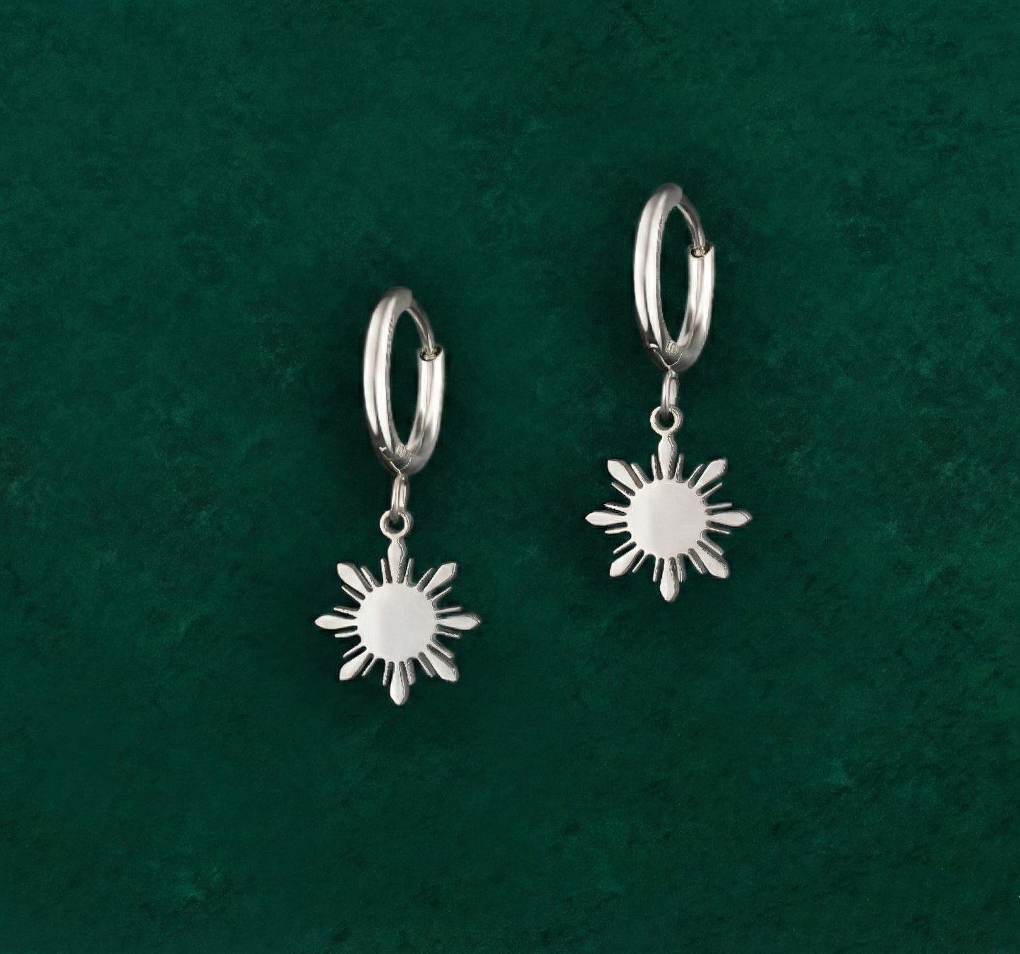 Araw Charm Dainty Huggies